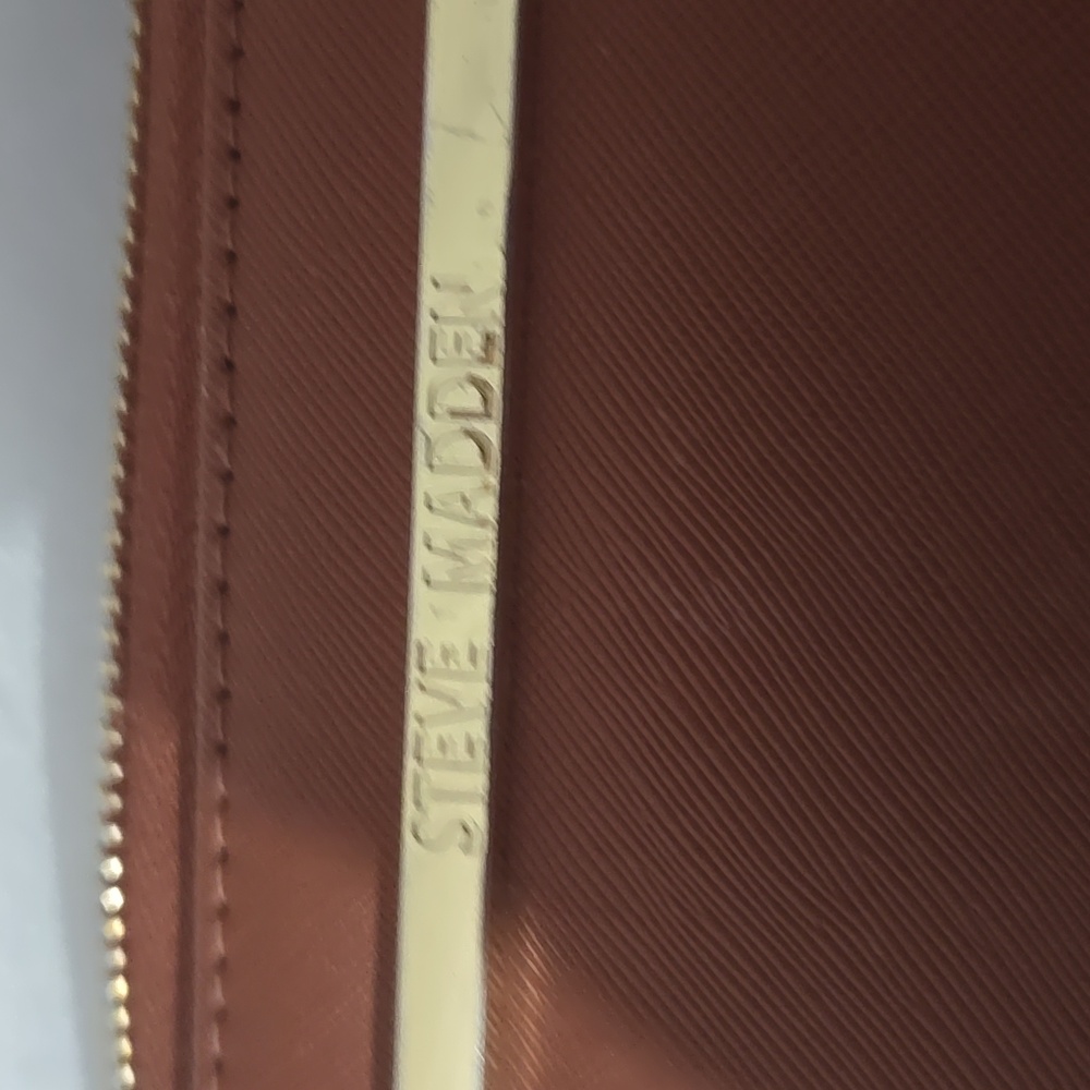 Steve Madden Tan Wallet with Gold Detail - Picture 2 of 9